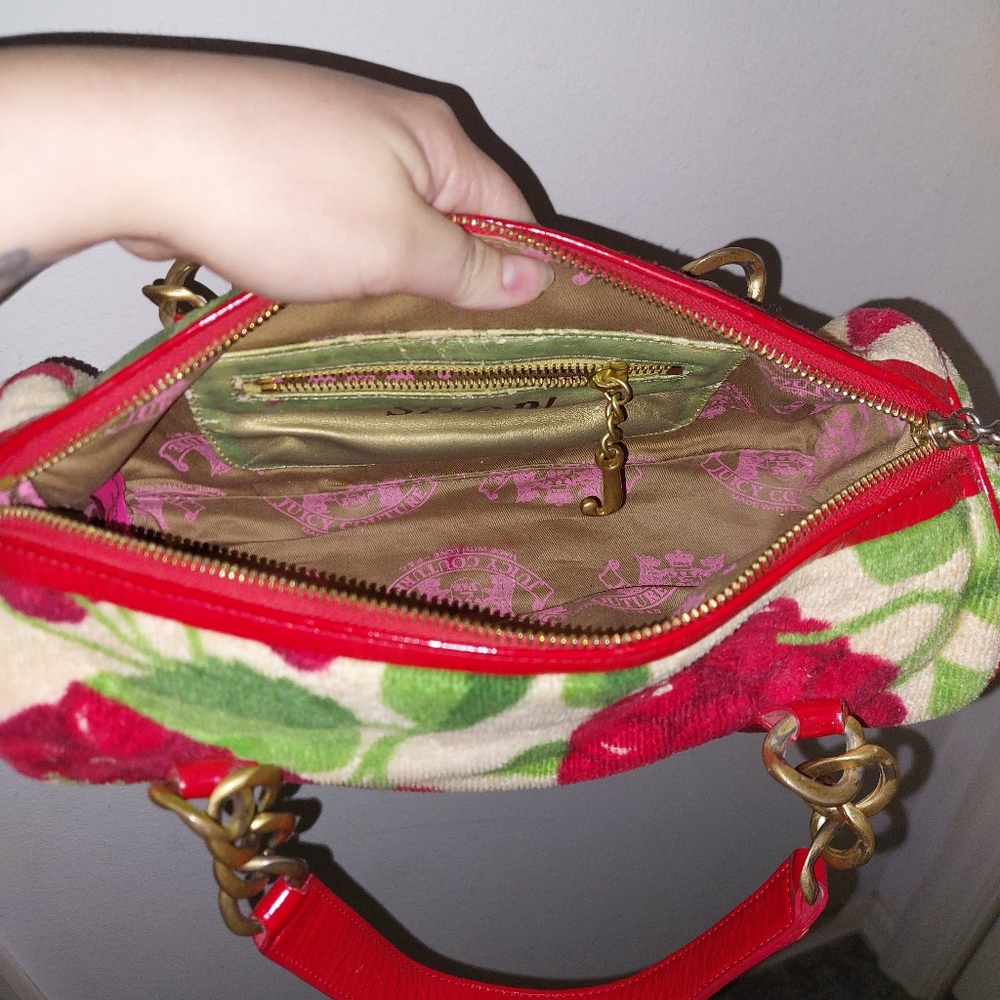 πsend offersπ Juicy Couture Cherry Barrel Bag - Picture 6 of 11
